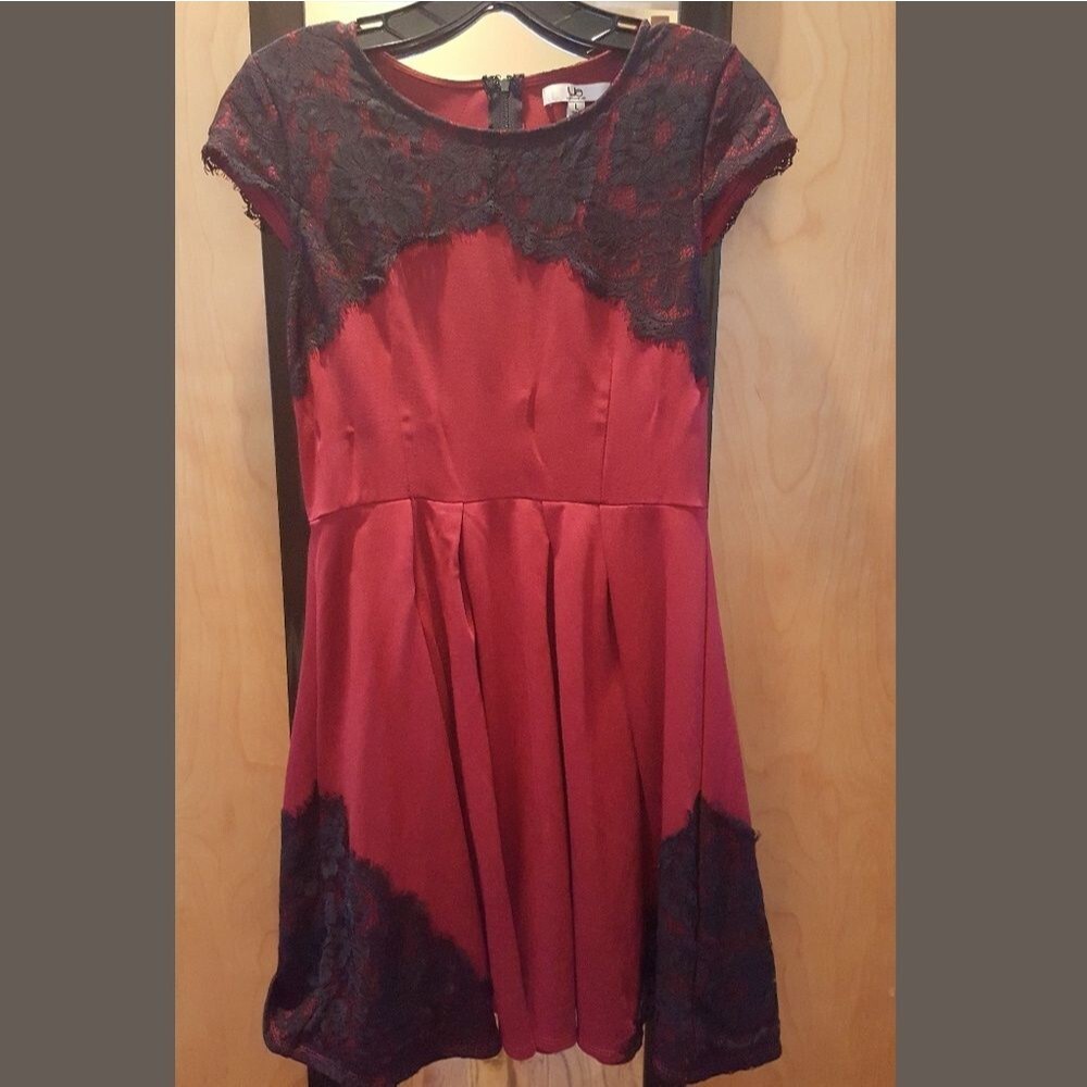 Mod Cloth Red lace trim dress Size L